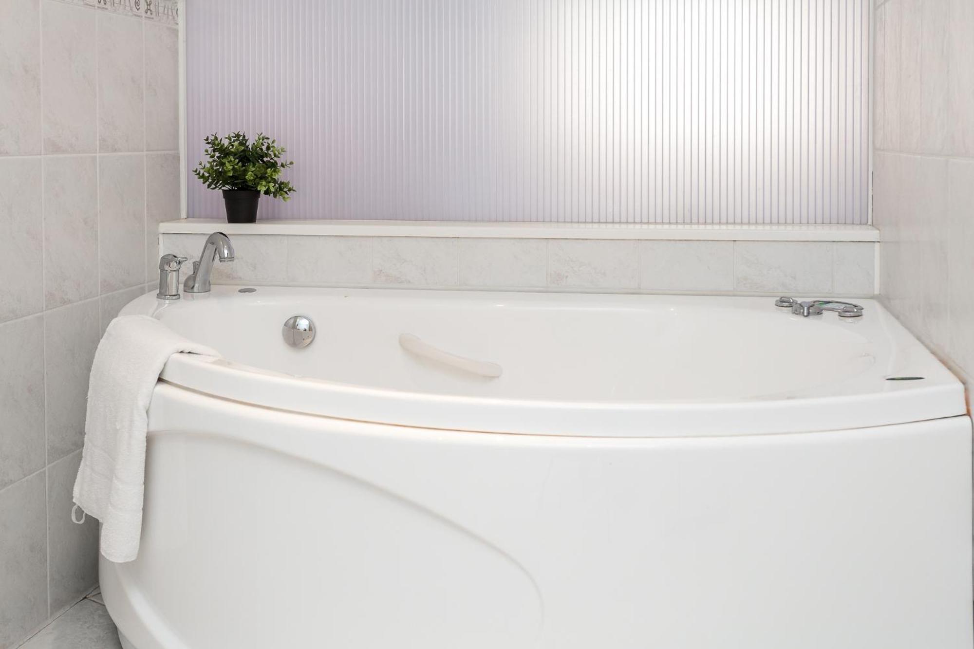 Dzingel Hotel 3*